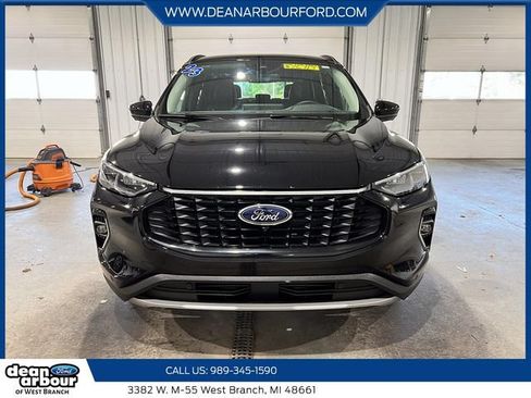 Certified 2023 Ford Escape Platinum AWD/4WD image 2