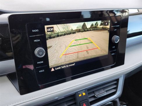 New 2025 Volkswagen Taos SEL image 19