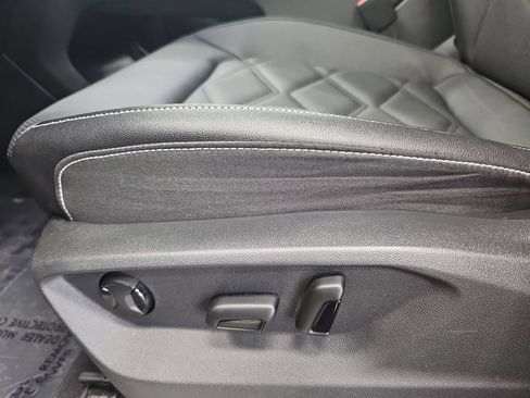 Used 2025 Volkswagen Atlas SE FWD image 27