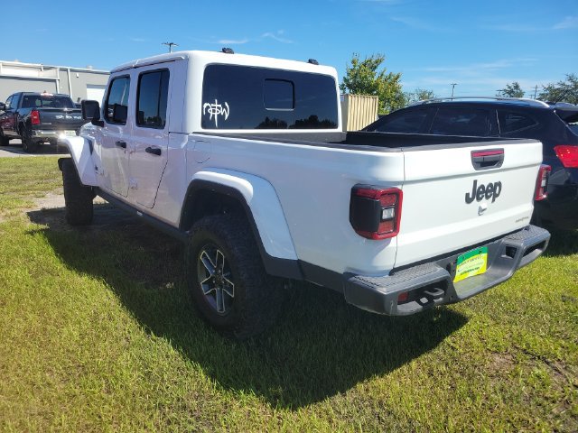 Used 2025 Jeep Gladiator Sport AWD/4WD image 4