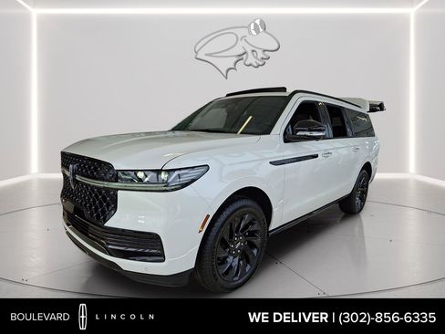 New 2025 Lincoln Navigator L Reserve w/ Jet Appearance Package AWD/4WD image 1
