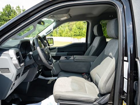 Used 2023 Ford F150 XLT AWD/4WD image 14