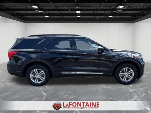 Used 2023 Ford Explorer XLT w/ Equipment Group 202A AWD/4WD image 6