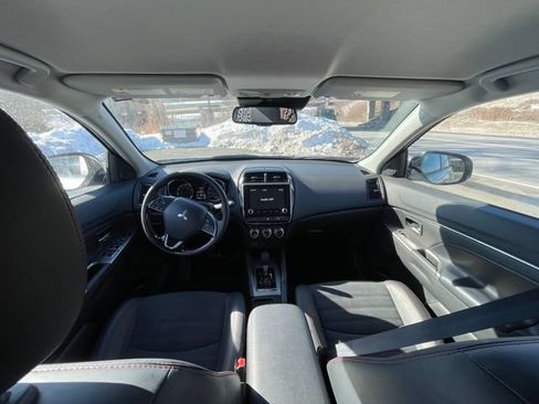 Used 2025 Mitsubishi Outlander Sport SE AWD/4WD image 5
