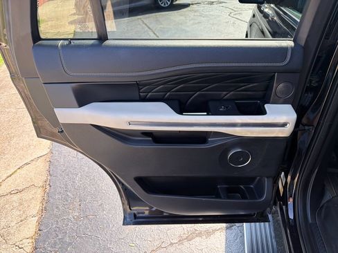Used 2019 Ford Expedition Platinum RWD image 42