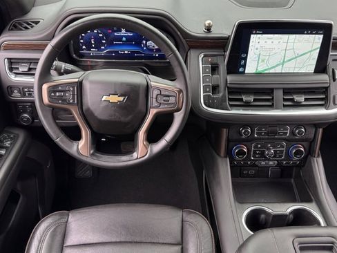 Used 2023 Chevrolet Suburban High Country image 12