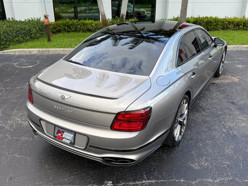 Used 2023 Bentley Flying Spur V8 AWD/4WD image 17