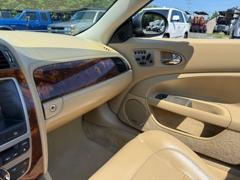 Used 2007 Jaguar XK Convertible RWD image 29