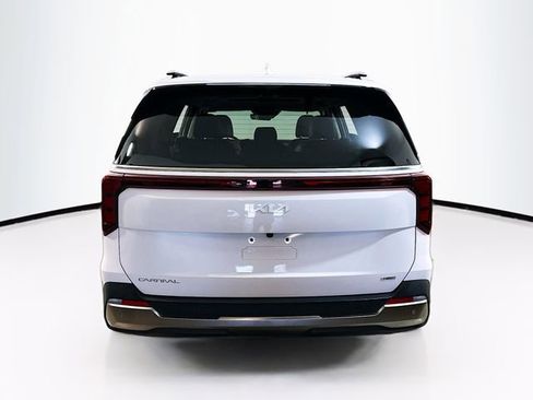 Used 2025 Kia Carnival SX FWD image 21