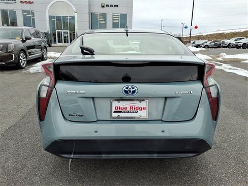Used 2017 Toyota Prius Two image 5
