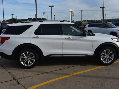 Used 2023 Ford Explorer Limited image 4