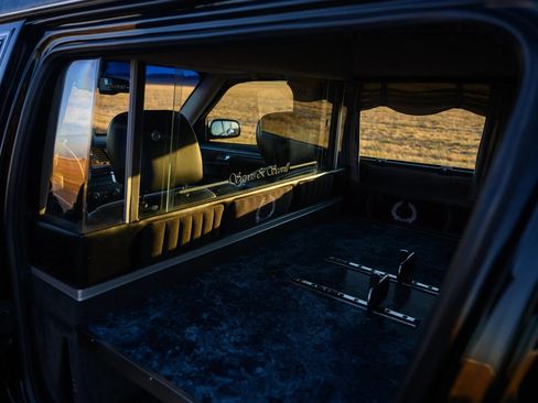 Used 2009 Cadillac DTS Hearse FWD image 41