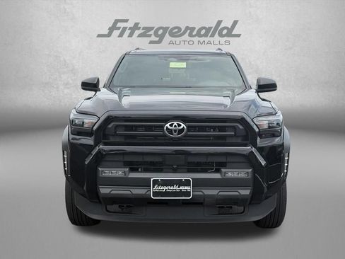 Used 2025 Toyota 4Runner SR5 AWD/4WD image 3