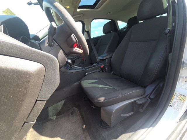 Used 2017 Ford Focus SEL FWD image 17