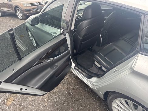 Used 2011 BMW 535i xDrive image 30