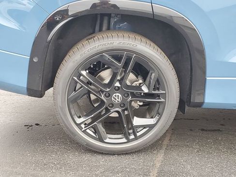 New 2026 Volkswagen Tiguan SE R-Line image 5