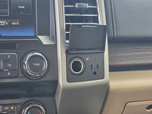 Used 2015 Ford F150 Lariat RWD image 23