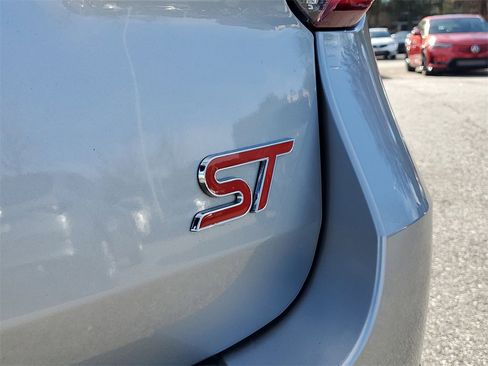 Used 2022 Ford Explorer ST w/ Equipment Group 401A image 9