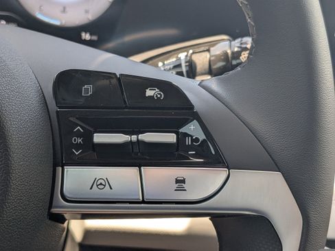 New 2026 Hyundai Elantra Limited FWD image 28