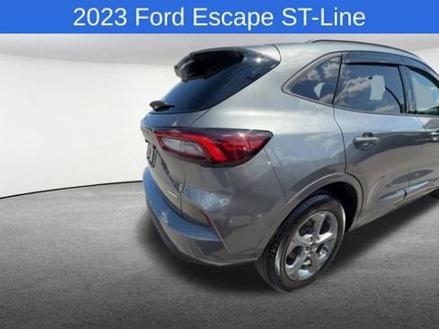 Used 2023 Ford Escape ST-Line w/ Tech Pack #1 AWD/4WD image 9
