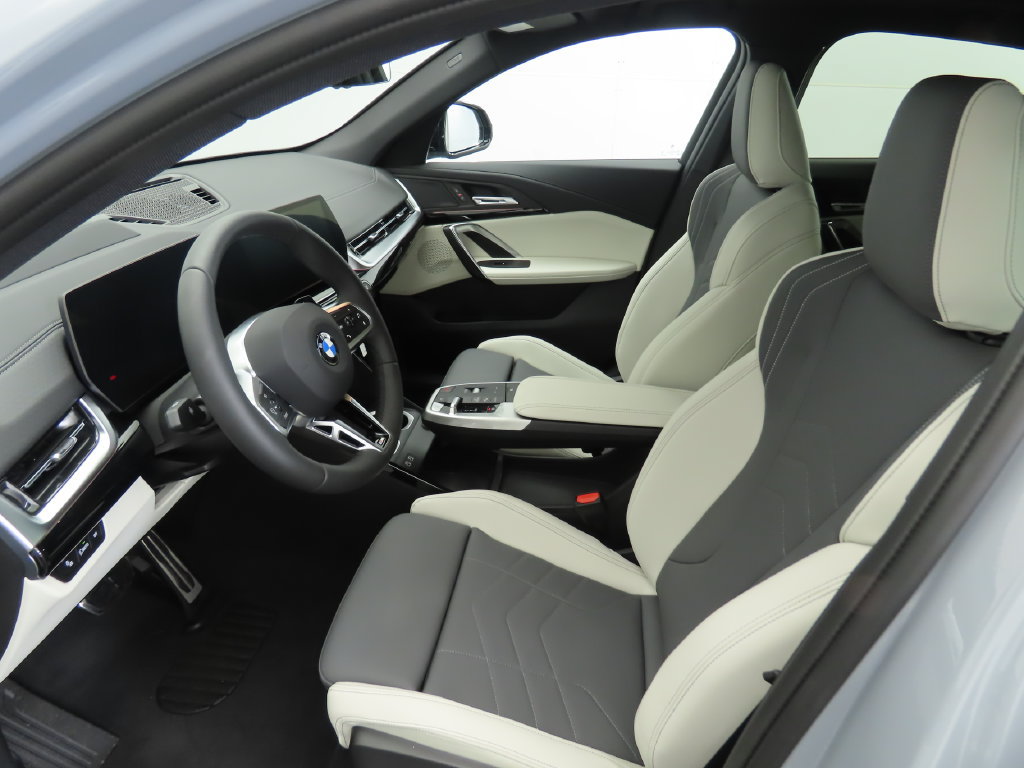 Certified 2026 BMW X2 xDrive28i w/ Technology Package AWD/4WD image 19