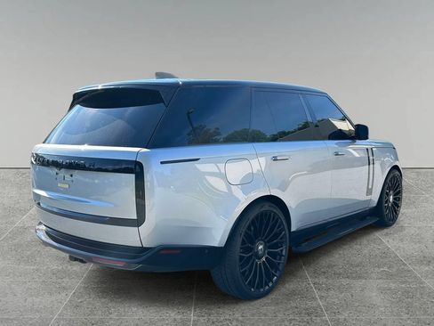 Used 2025 Land Rover Range Rover SE AWD/4WD image 5