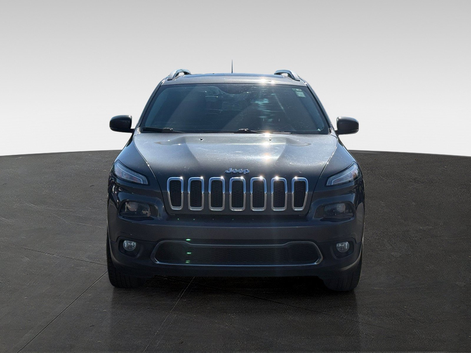 Used 2017 Jeep Cherokee Limited AWD/4WD image 2