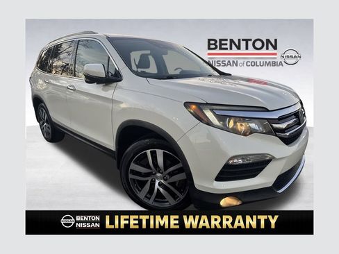 Used 2017 Honda Pilot Touring image 1