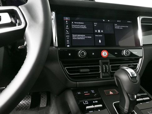 New 2025 Porsche Macan image 12