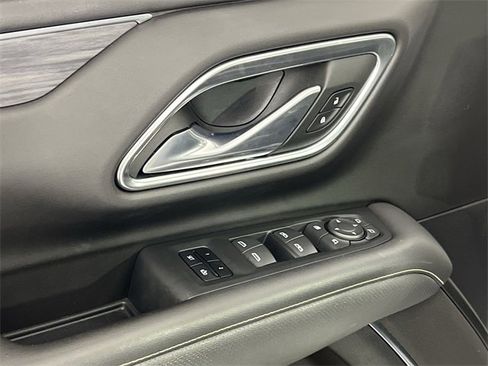 Used 2021 GMC Yukon SLT w/ SLT Premium Package image 14