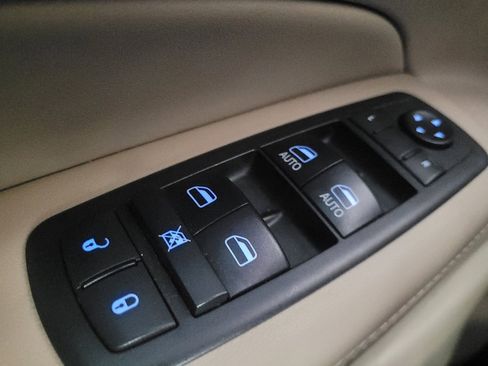 Used 2018 Jeep Grand Cherokee Limited image 27