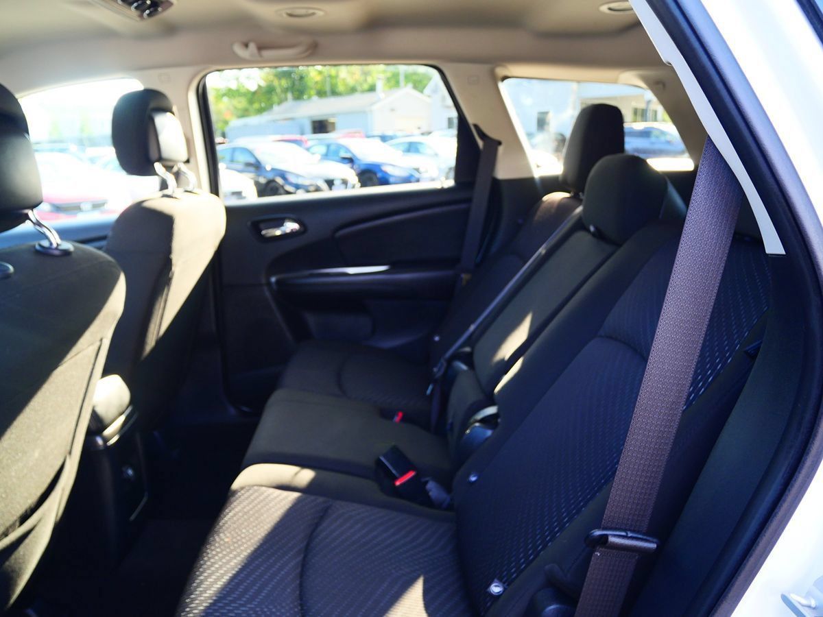 Used 2019 Dodge Journey SE w/ Connectivity Group FWD image 22