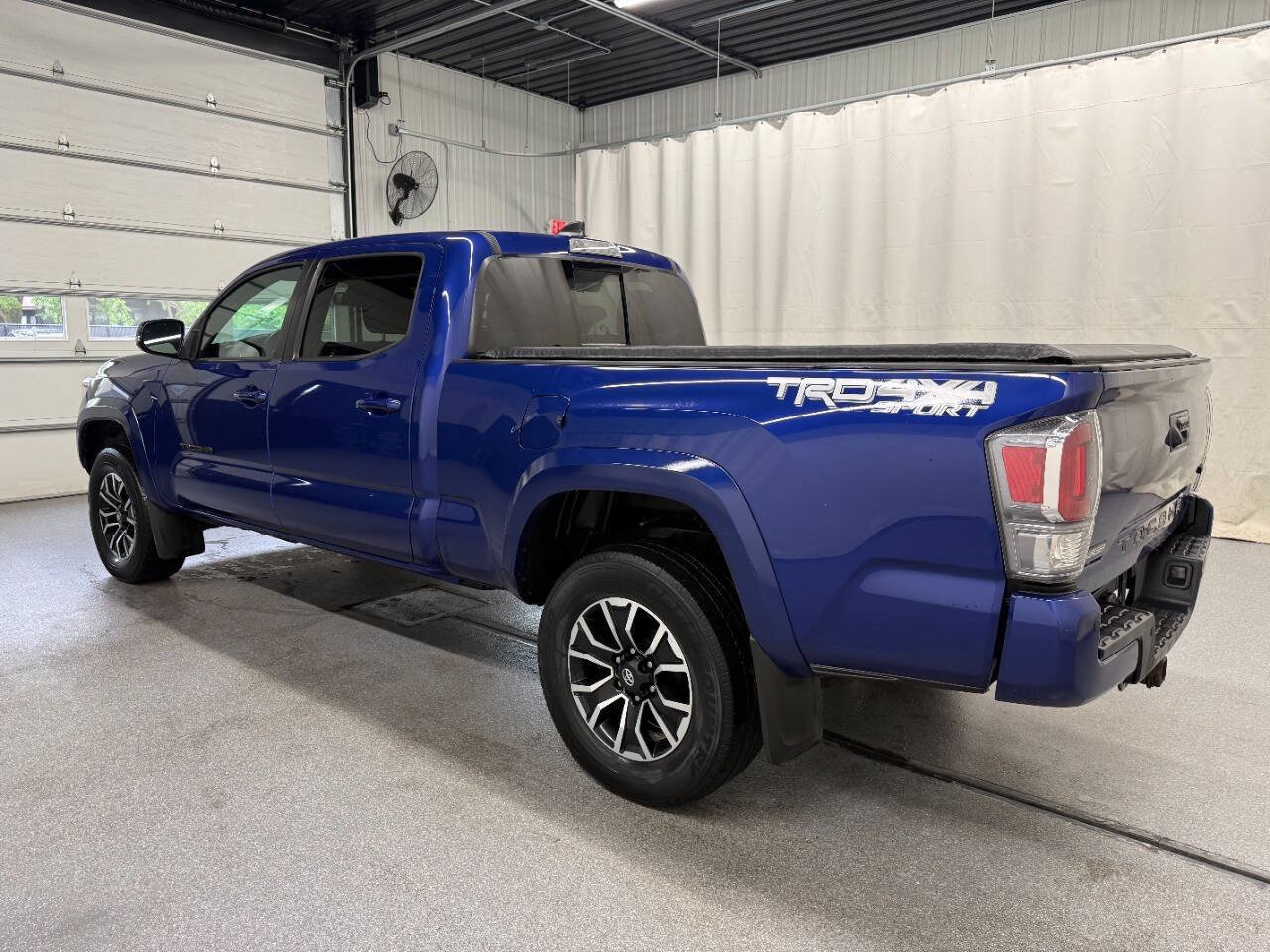 Used 2022 Toyota Tacoma TRD Sport w/ Technology Package AWD/4WD image 6