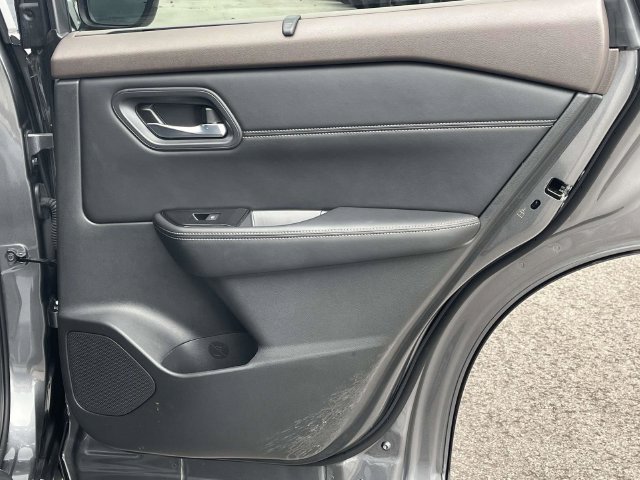 Used 2023 Nissan Rogue SV w/ SV Premium B Package FWD image 24