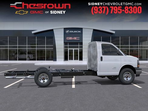 New 2025 GMC Savana 3500 w/ Power Convenience Package RWD image 5