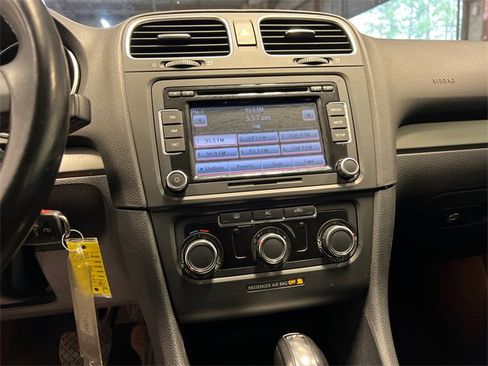 Used 2011 Volkswagen Golf TDI image 22