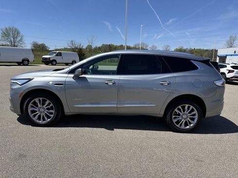 Used 2023 Buick Enclave Avenir w/ Avenir Technology Package AWD/4WD image 3