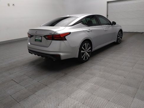 Used 2019 Nissan Altima 2.5 SR FWD image 9