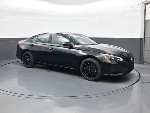 New 2026 Nissan Altima 2.5 SR FWD image 1