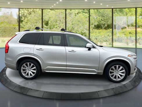Used 2016 Volvo XC90 T6 Momentum image 4