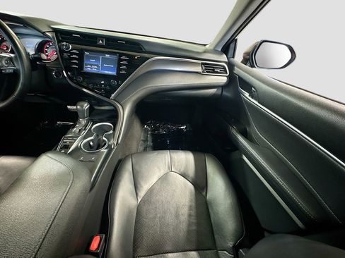 Used 2018 Toyota Camry XSE image 16