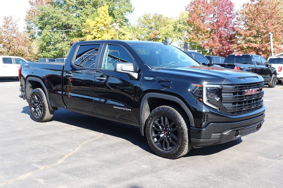 Used 2024 GMC Sierra 1500 Pro w/ Graphite Edition AWD/4WD image 4
