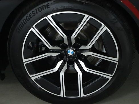 Certified 2025 BMW i7 xDrive60 image 40