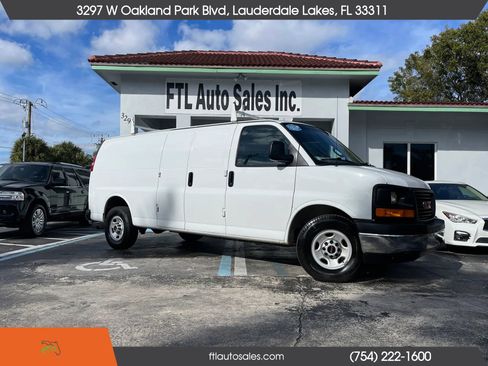 Used 2017 GMC Savana 3500 Extended image 1
