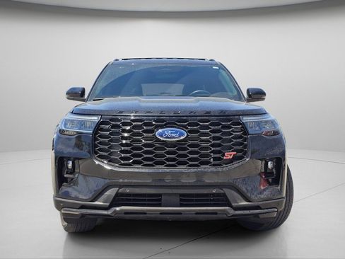 Used 2025 Ford Explorer ST-Line AWD/4WD image 3
