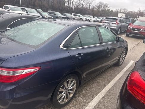 Used 2016 Toyota Camry XLE w/ Moonroof Package image 4