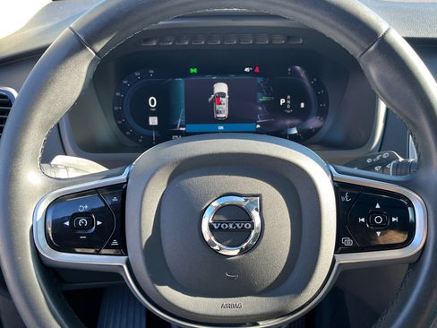 Used 2023 Volvo XC90 B6 Plus image 15