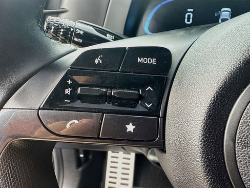 Used 2025 Hyundai Elantra Sport FWD image 36