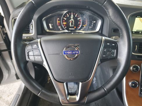 Used 2017 Volvo S60 T5 Inscription Platinum FWD image 22