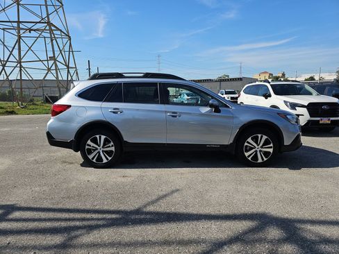Used 2019 Subaru Outback 3.6R Limited w/ Popular Package #2 image 8